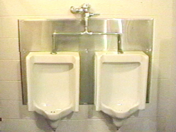 2 Urinals
